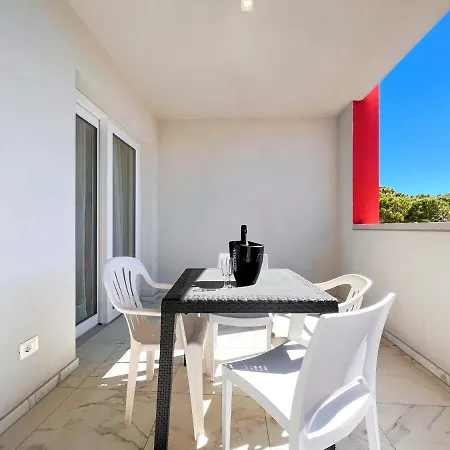 Zeus Apartman *