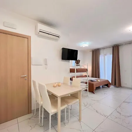 Zeus Apartman *